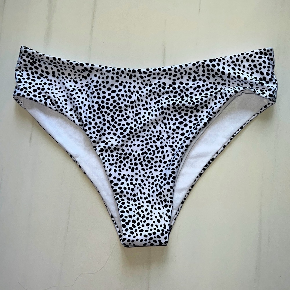 NWT Shein Classic Cut High Waisted Printed Black and White Bikini Bottom Size M